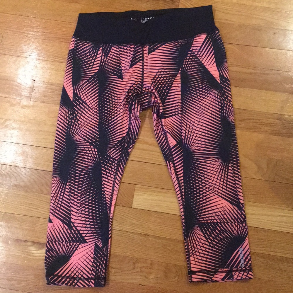 Reebok crops w/ fun pattern